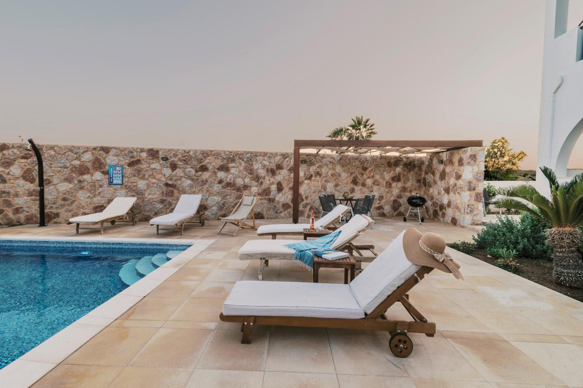 Villa Deep Blue ลาคาเนีย ภายนอก รูปภาพ