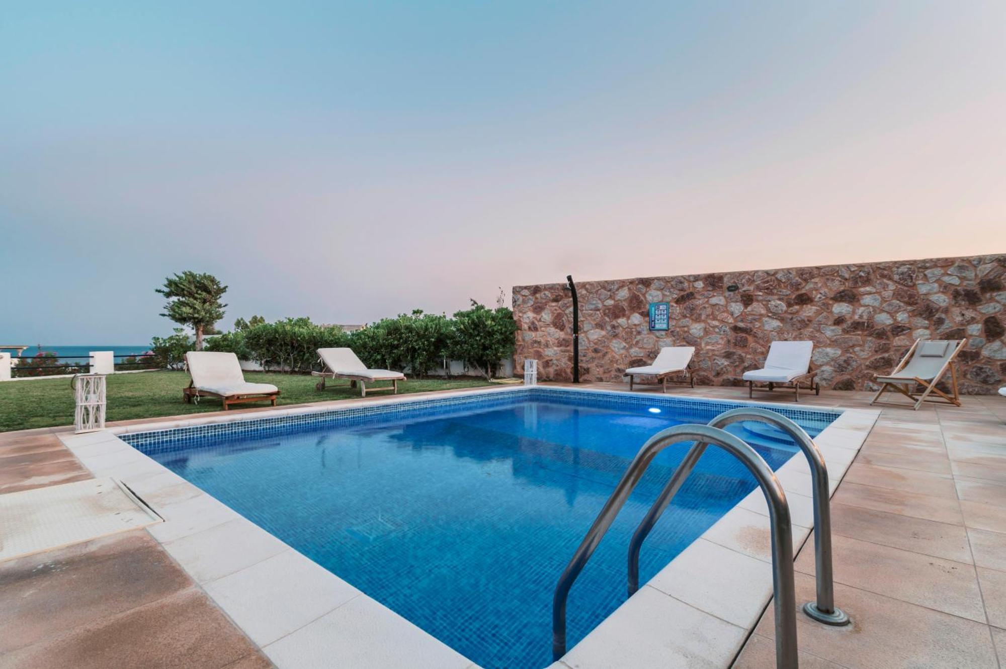 Villa Deep Blue ลาคาเนีย ภายนอก รูปภาพ